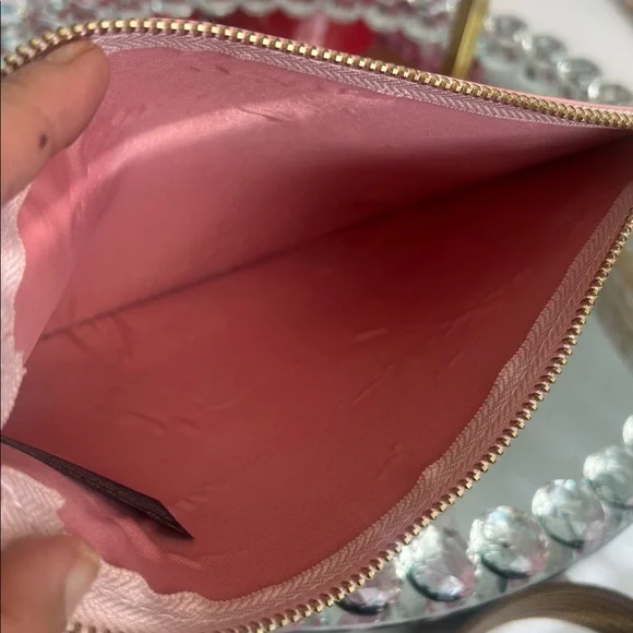 Pink Floral  foux leather wristlet bag - Picture 4 of 6